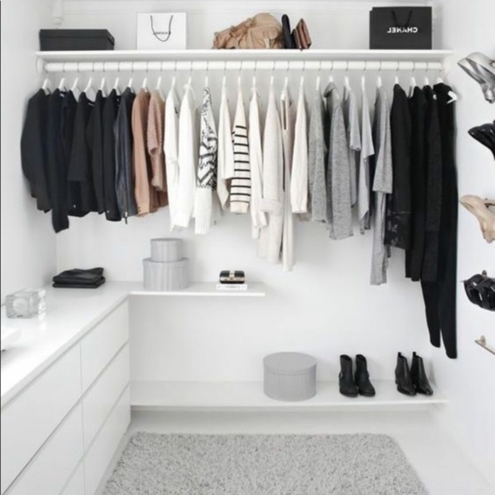 • Mystery Bundle • Closet Clear Out • - Picture 5 of 8